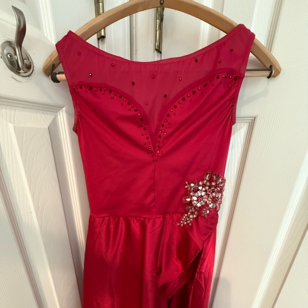 Elegant Red Sleeveless Dress with Embellishments